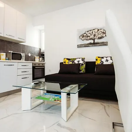 شقة Essenza زادار